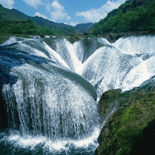 Thc nước Pearl Waterfall - niềm tự ho của đất nước Trung Hoa dữ dội mạnh mẽ