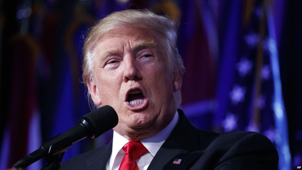 Tổng thống tân cử Donald Trump phát biểu trong đêm bầu cử tổng thống Mỹ 2016 ở New York.