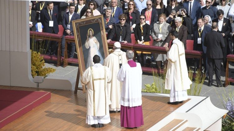 Pope Francis celebrates Mass on Divine Mercy Sunday